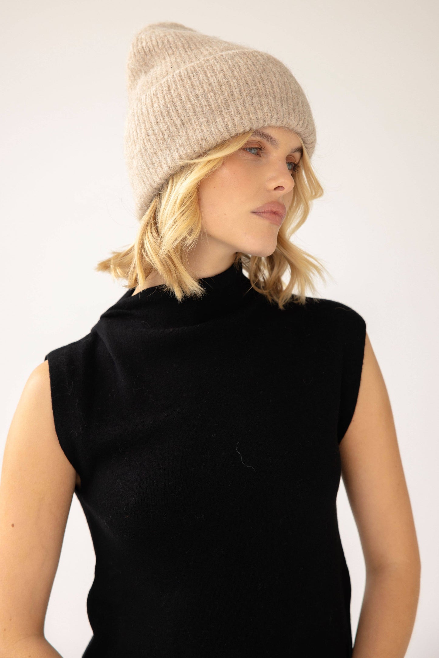 ARCTIC FOX The Alpaca Beanie - Iced Taupe - FW25