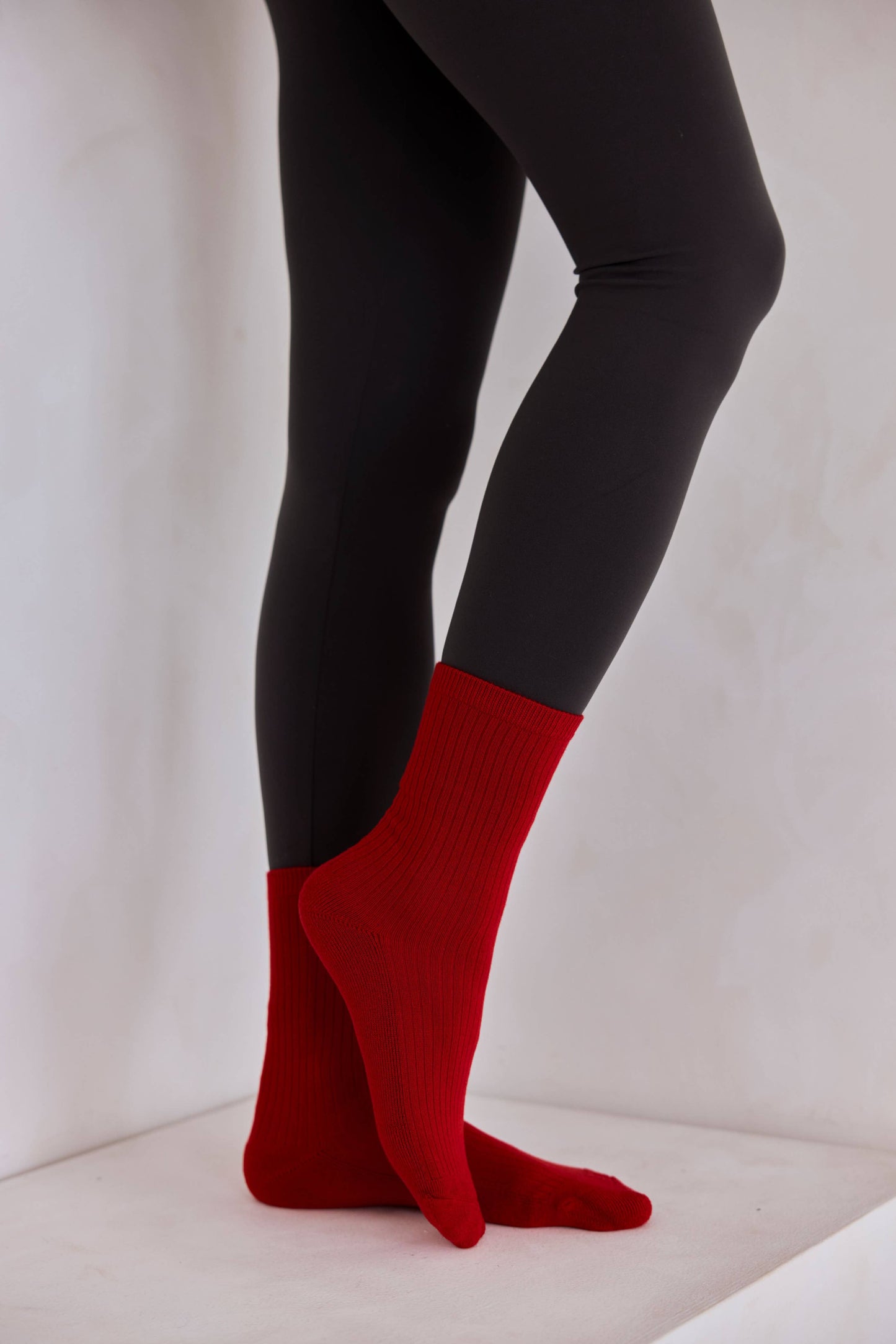 ARCTIC FOX The Everyday Socks - 100% Bamboo - Red - FW25