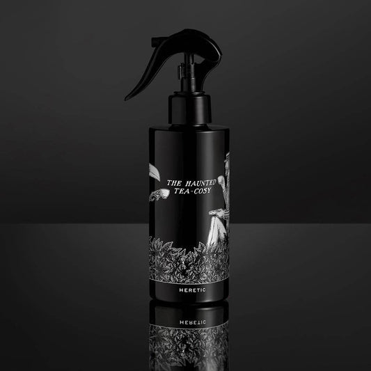HERETIC PARFUM THE HAUNTED TEA-COSY ROOM SPRAY: 200ML