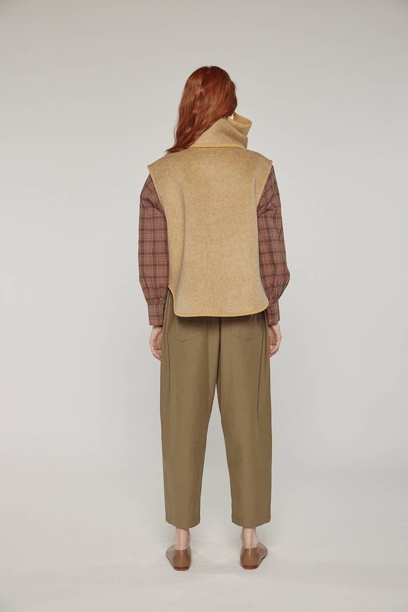 Wool-blended scarf vest: Cashews / Solid / XS/S