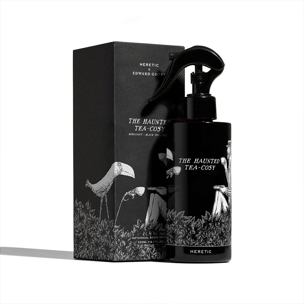 HERETIC PARFUM THE HAUNTED TEA-COSY ROOM SPRAY: 200ML